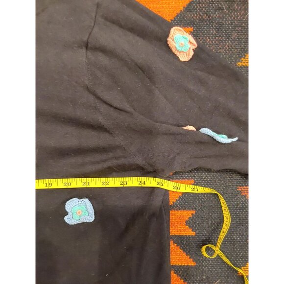 NEW Focus by Shani Women's Plus Size Black Sweater with Crochet Flowers. 2X - Picture 7 of 12